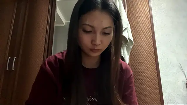 MiaPoison online show from 05-08-26, 06:24