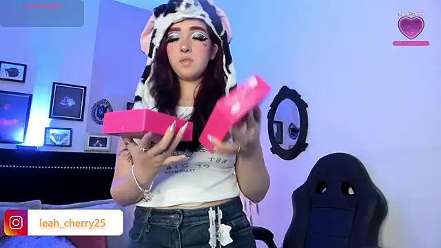 Leah cherry online show from 05-22-26, 09:42