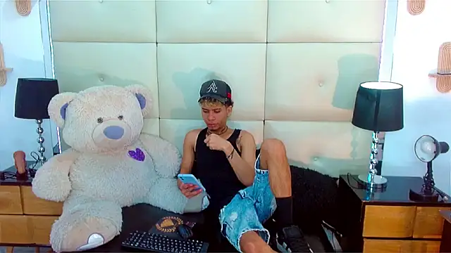 Skinny cute Alyer online show from 07-02-26, 02:33
