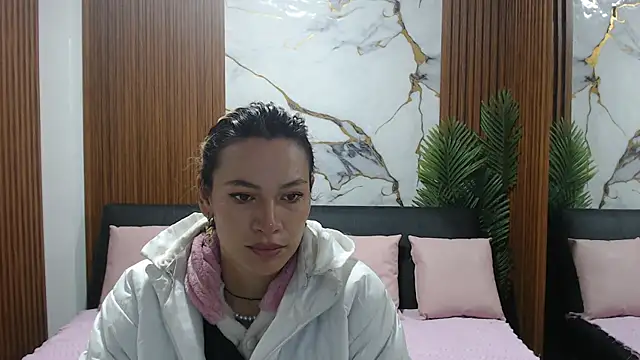 Snapshot of alonddra_tay chatting on 04-22-26, 11:34 alonddra tay online show from 04-22-26, 11:34