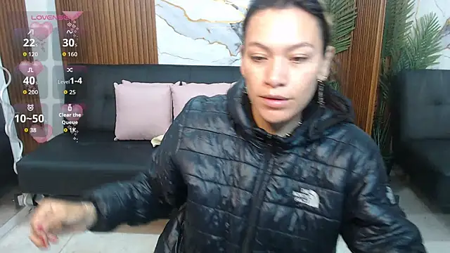 Snapshot of alonddra_tay chatting on 05-17-26, 11:28 alonddra tay online show from 05-17-26, 11:28