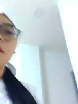 Snapshot of SOFI__10 chatting on 04-15-26, 02:35 SOFI 10 online show from 04-15-26, 02:35