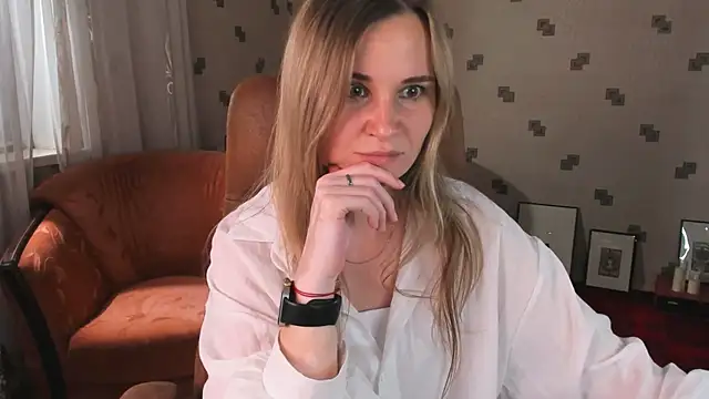 MiaSparkes online show from 07-06-26, 12:24