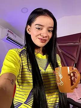 Snapshot of ZoeHarpers chatting on 06-18-26, 12:42 ZoeHarpers online show from 06-18-26, 12:42