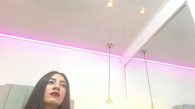 Snapshot of MoonBlue95 chatting on 05-11-26, 10:29 MoonBlue95 online show from 05-11-26, 10:29