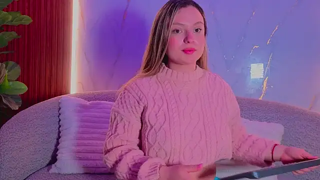 Snapshot of giigii_hadidd chatting on 04-10-26, 12:16 giigii hadidd online show from 04-10-26, 12:16