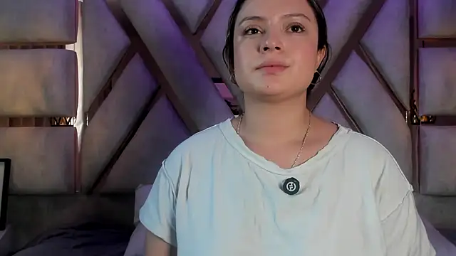 Snapshot of giigii_hadidd chatting on 05-07-26, 07:19 giigii hadidd online show from 05-07-26, 07:19