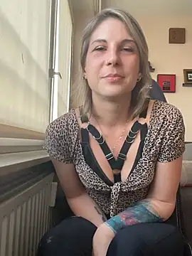 RealLadyDianna online show from 04-21-26, 06:01