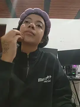 Snapshot of NefertitiXO chatting on 05-28-26, 05:54 NefertitiXO online show from 05-28-26, 05:54