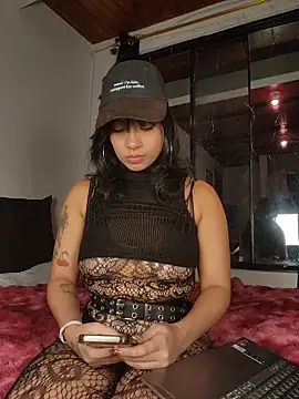 Snapshot of NefertitiXO chatting on 06-02-26, 01:40 NefertitiXO online show from 06-02-26, 01:40