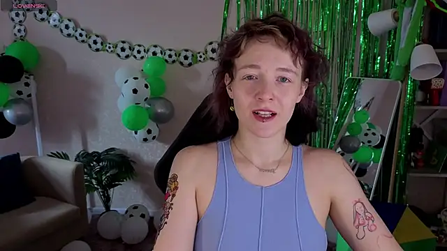 Snapshot of Ricki_Bloom chatting on 06-15-26, 09:22 Ricki Bloom online show from 06-15-26, 09:22