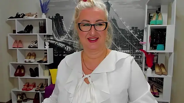 DianaFrances online show from 05-04-26, 08:21