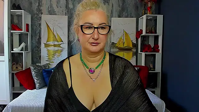 DianaFrances online show from 05-06-26, 07:57