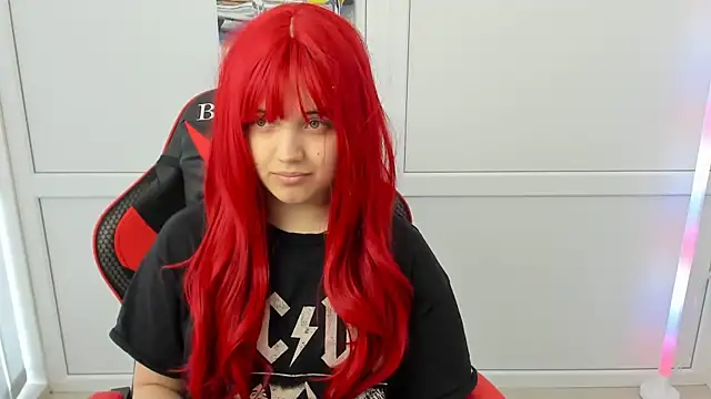 Caroline cutte online show from 04-15-26, 07:04