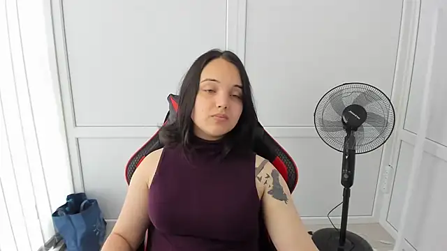 Caroline cutte online show from 06-16-26, 07:00