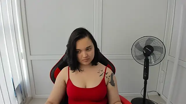 Caroline cutte online show from 06-17-26, 08:39