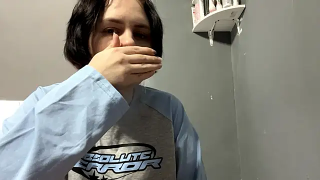 Snapshot of Hissokai chatting on 04-10-26, 01:38 Hissokai online show from 04-10-26, 01:38