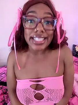 Snapshot of ChocolatCoveredStrawberry chatting on 04-10-26, 06:45 ChocolatCoveredStrawberry online show from 04-10-26, 06:45