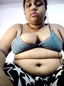 Snapshot of hotsilk21 chatting on 04-22-26, 05:47 hotsilk21 online show from 04-22-26, 05:47