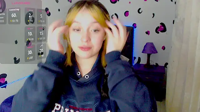 Snapshot of vero_doll12 chatting on 05-19-26, 01:50 vero doll12 online show from 05-19-26, 01:50