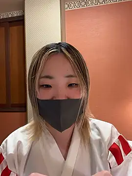 Snapshot of MITUKI0707 chatting on 04-11-26, 01:48 MITUKI0707 online show from 04-11-26, 01:48