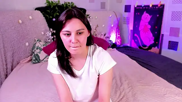 Snapshot of www_Lily chatting on 04-12-26, 01:27 www Lily online show from 04-12-26, 01:27