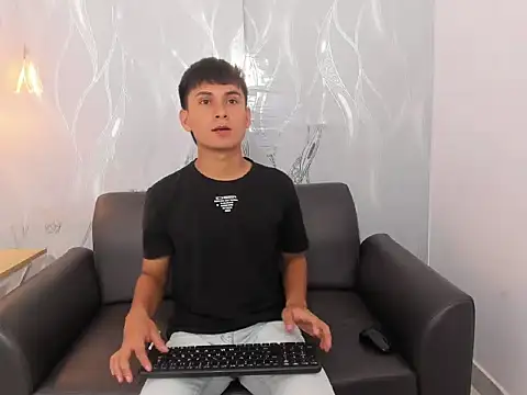 SantiagoCool online show from 04-14-26, 07:42