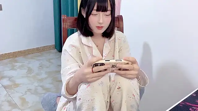 Snapshot of Kaixin-baobao chatting on 04-24-26, 11:56 Kaixin-baobao online show from 04-24-26, 11:56