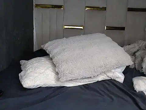 Snapshot of CreamyPussy95 chatting on 04-10-26, 08:13 CreamyPussy95 online show from 04-10-26, 08:13