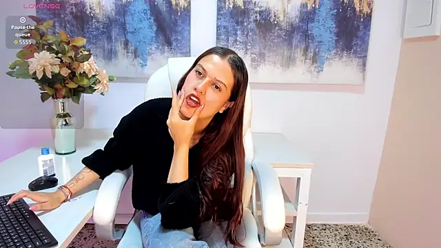 madydoll  online show from 06-19-26, 08:56