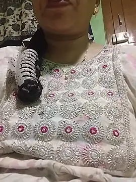 Snapshot of Monika_telugu_queen chatting on 06-30-26, 09:27 Monika telugu queen online show from 06-30-26, 09:27