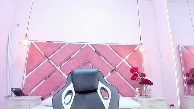 Snapshot of Kimmiebellarie chatting on 04-15-26, 12:45 Kimmiebellarie online show from 04-15-26, 12:45