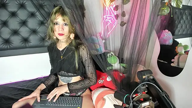 Lucy Jade online show from 05-14-26, 11:44