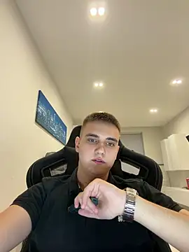 WARDEN w online show from 04-17-26, 06:33