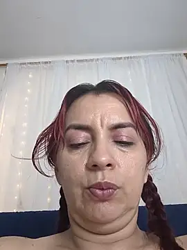 Snapshot of Sofia_Mature_ chatting on 06-06-26, 12:10 Sofia Mature online show from 06-06-26, 12:10