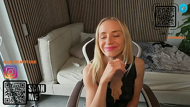 Snapshot of Ella_Mysterie chatting on 05-03-26, 03:18 Ella Mysterie online show from 05-03-26, 03:18