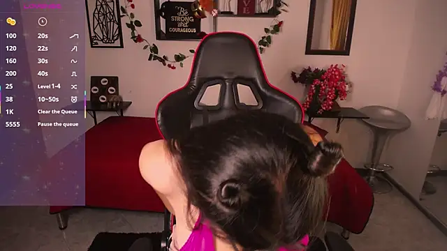 Snapshot of milu1220_ chatting on 04-14-26, 04:02 milu1220 online show from 04-14-26, 04:02