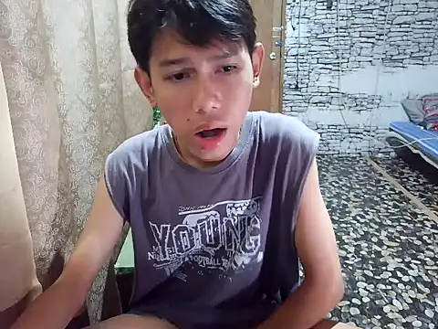 Snapshot of karsukcer chatting on 04-14-26, 01:33 karsukcer online show from 04-14-26, 01:33