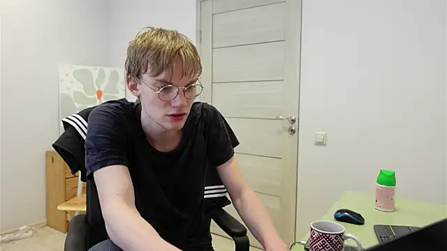 Dave Redmond online show from 04-28-26, 01:05