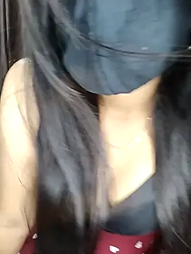 Snapshot of Eleena_G chatting on 04-21-26, 10:34 Eleena G online show from 04-21-26, 10:34