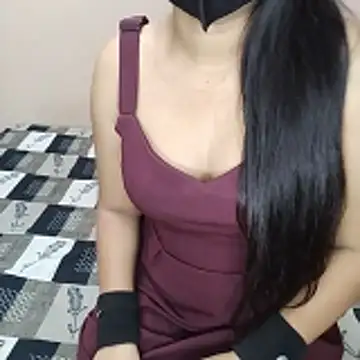 Snapshot of Eleena_G chatting on 05-20-26, 05:30 Eleena G online show from 05-20-26, 05:30