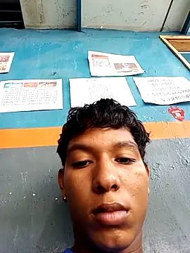 Esneider boy online show from 04-15-26, 01:51