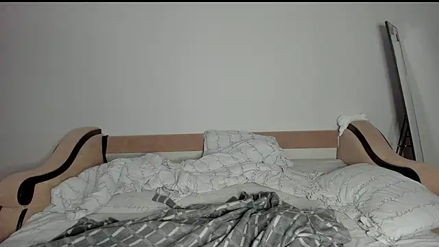 Snapshot of SurfSexCouple1 chatting on 05-17-26, 10:06 SurfSexCouple1 online show from 05-17-26, 10:06