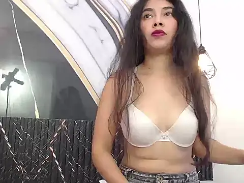 Snapshot of Vanessa_Lune chatting on 04-30-26, 12:44 Vanessa Lune online show from 04-30-26, 12:44