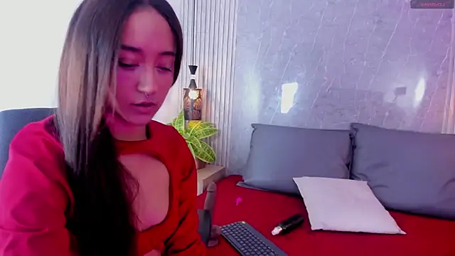 Sweetlittle luna online show from 05-16-26, 07:56