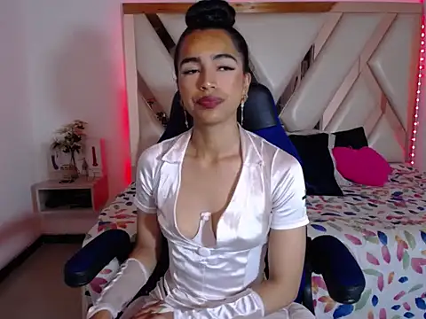 Miaa ferrari1 online show from 04-18-26, 11:36