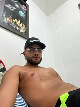 Snapshot of Kenay69 chatting on 04-12-26, 12:04 Kenay69 online show from 04-12-26, 12:04