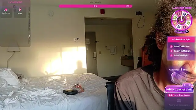 Snapshot of Uniballboy chatting on 04-14-26, 11:27 Uniballboy online show from 04-14-26, 11:27