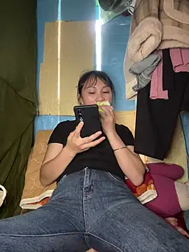 Snapshot of Kim_Kelly chatting on 04-15-26, 04:41 Kim Kelly online show from 04-15-26, 04:41