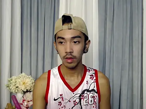 Snapshot of crocodale chatting on 04-12-26, 02:44 crocodale online show from 04-12-26, 02:44